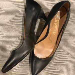 Black Calvin Klein Kamara pumps, 8.5, worn twice.